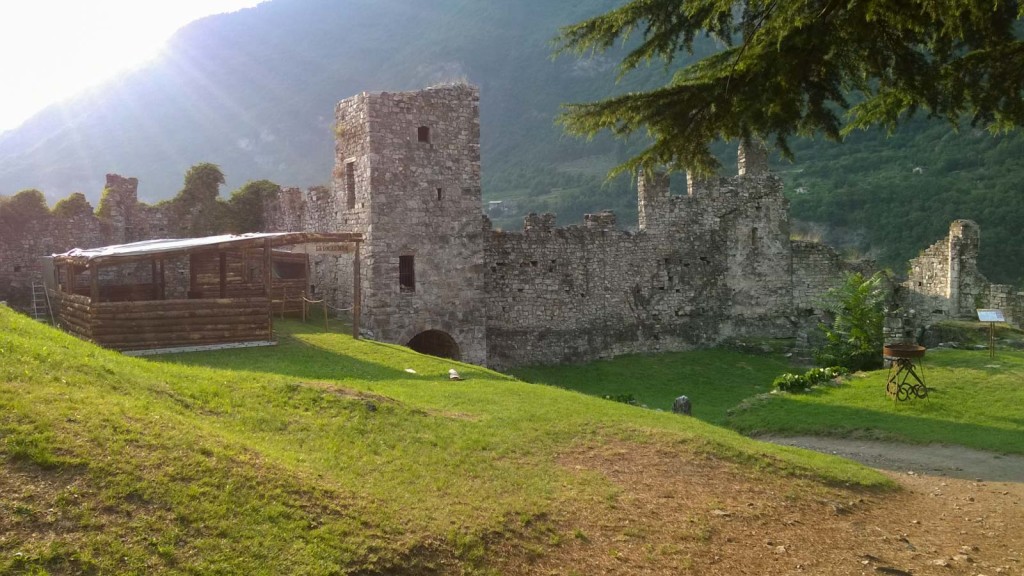 Breno, i prati del castello dove si terrà la rievocazione