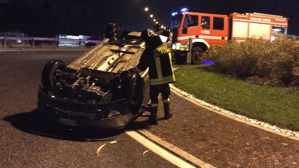 La Ford che si è ribaltata a Clusone