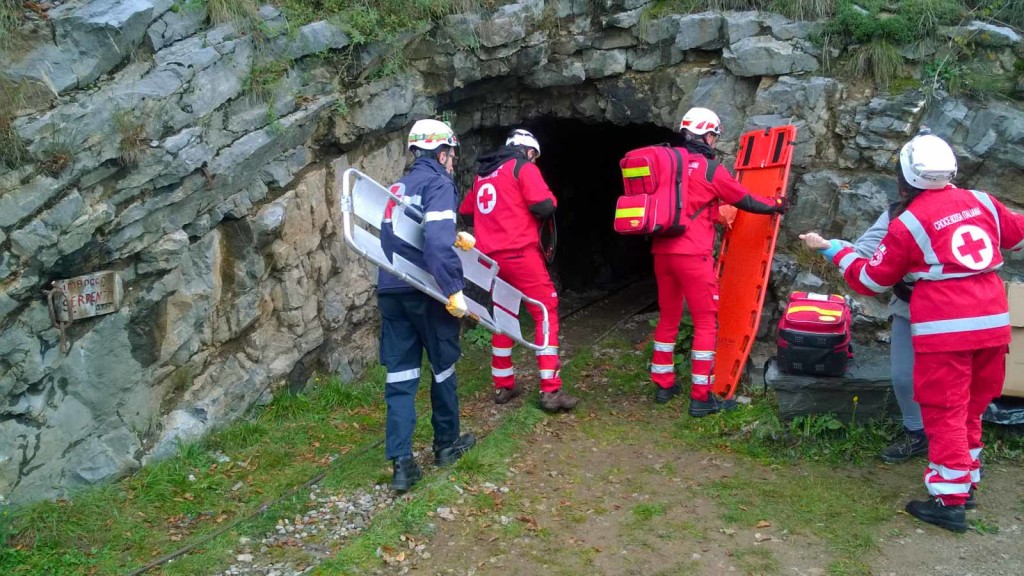 Esercitazione in miniera a Gorno, l'imbocco di Costa Jels