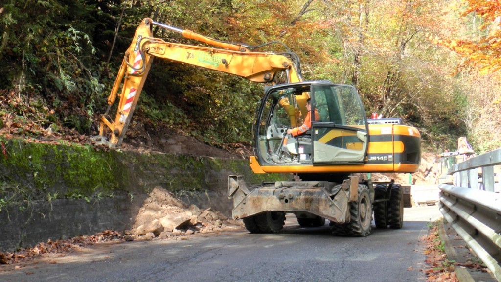 Lavori strada Gromo