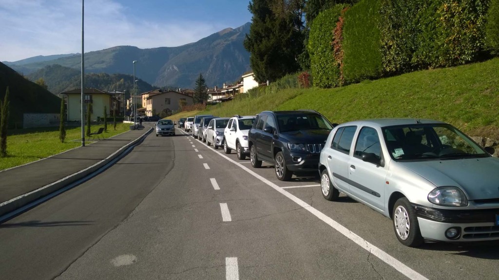 I parcheggi in via Cosimo Fanzago