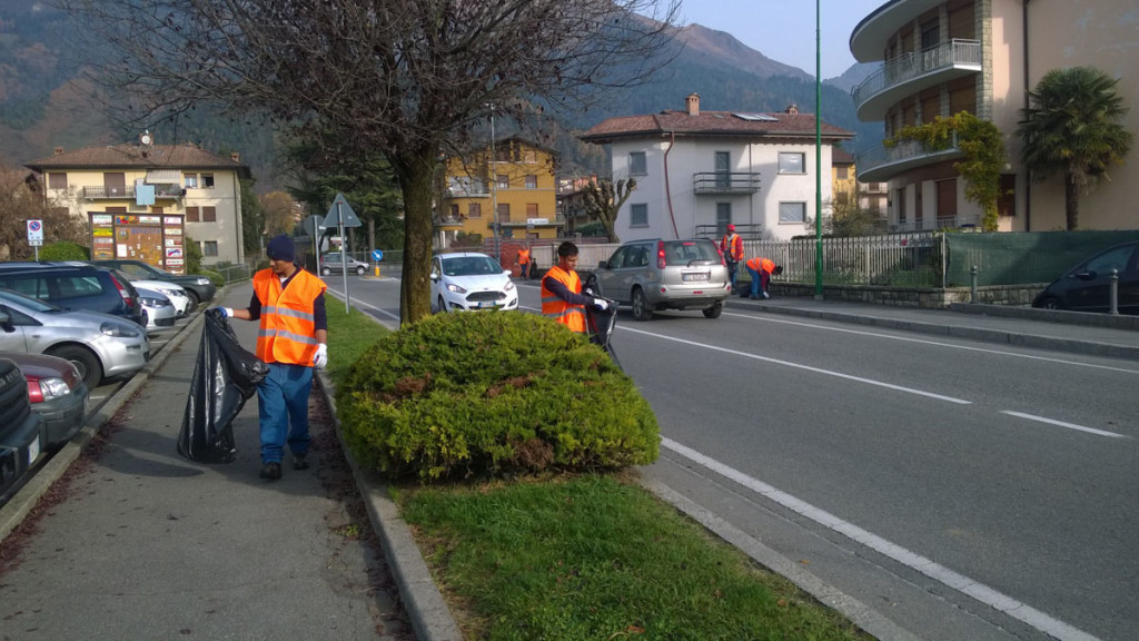 Migranti al lavoro a Rovetta-3