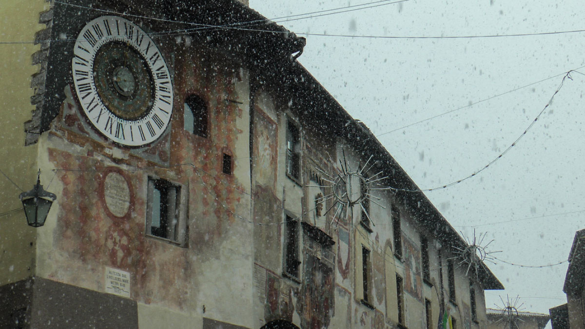 Piazza Orologio nevicata
