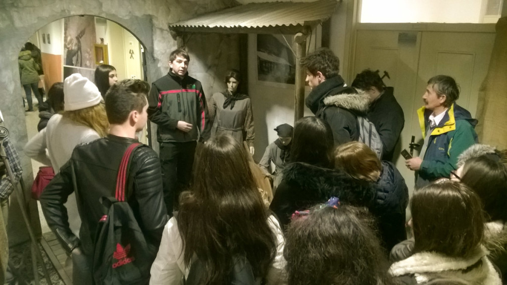 Studenti stranieri in visita all'Ecomuseo delle miniere di Gorno