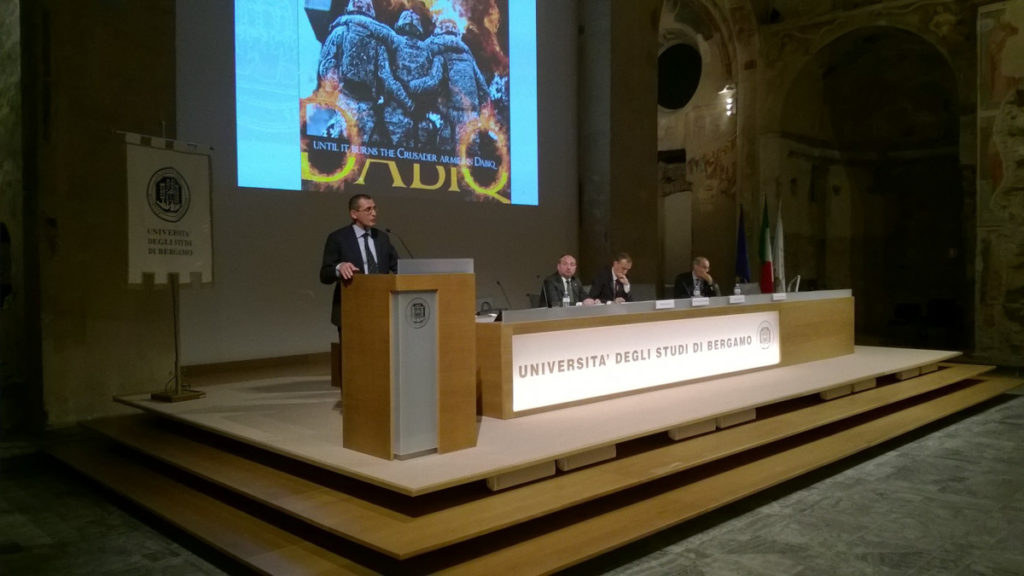 Il Professore Michele Brunelli, del Dipartimento di Lettere, Filosofia e comunicazione è intervenuto con una relazione avente come titolo: "Ci rivedremo a Dabiq'. L'Europa e lo Stato islamico dopo Parigi e Bruxelles: alla ricerca di una strategia comune"