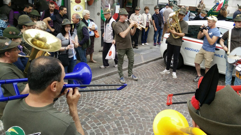 Adunata alpini ad Asti