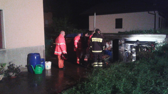Allagamenti ad Ardesio Vigili del Fuoco e Croce Blu al lavoro