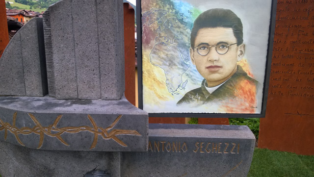 Monumento-don Antonio Seghezzi 46_Pro-2