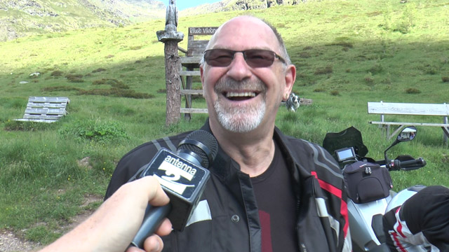 Un moto turista svizzero al Passo del Vivione