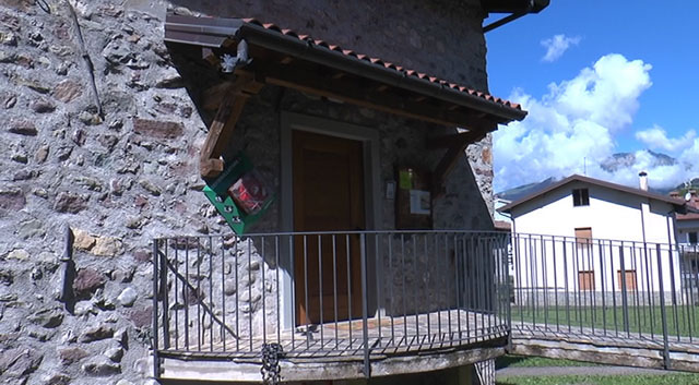 Centro anziani defibrillatore semiautomatico Songavazzo