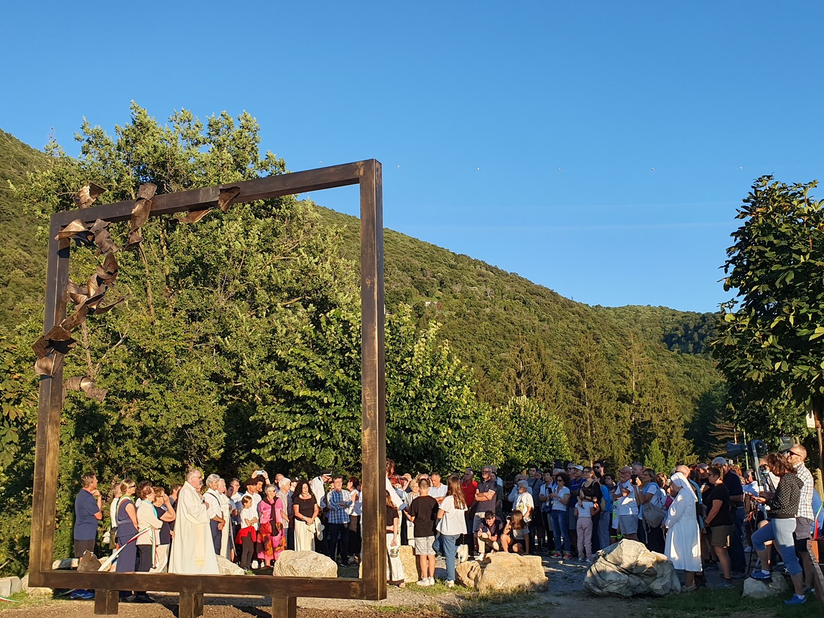 Porta Al Cielo Inaugurato A Pradalunga Il Memoriale Per Le Vittime Del Covid Myvalley It